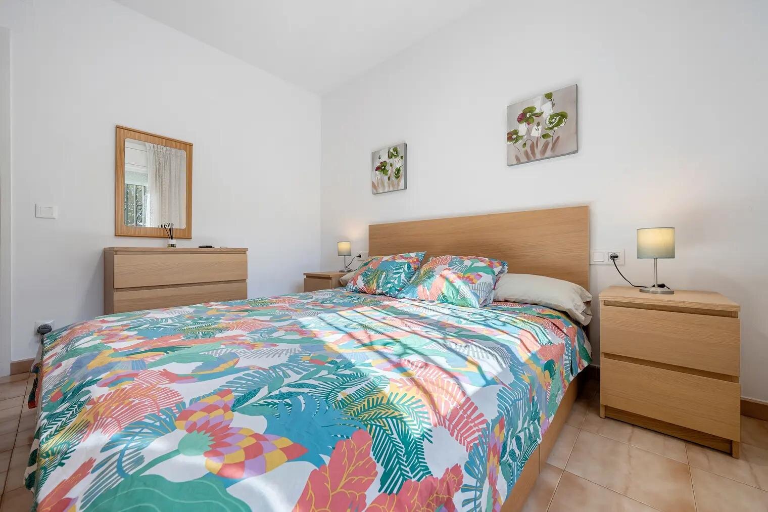 La première chambre côté fenêtre