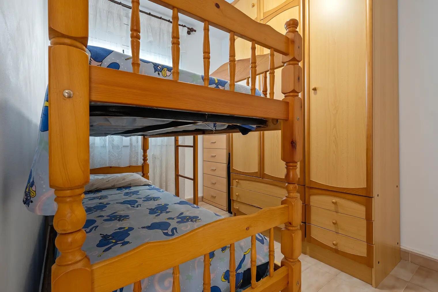 La chambre avec lits superposés